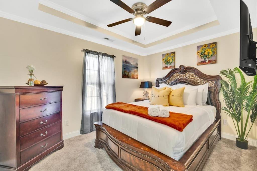 Cozy 2B Townhouse King Bed Free Parking Tv In Brs Villa Конкорд Екстериор снимка